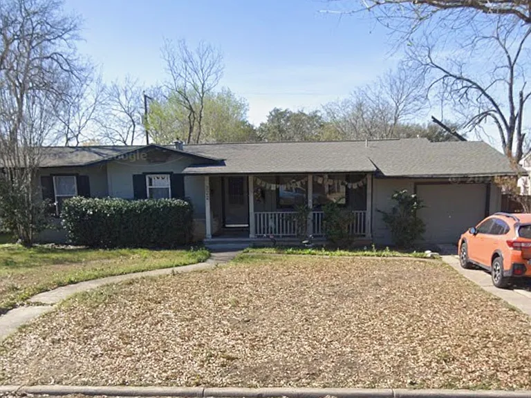 222 Haverhill Dr — Photo 1