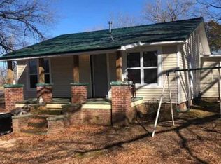 114 Elm St, Bruceton, TN 38317