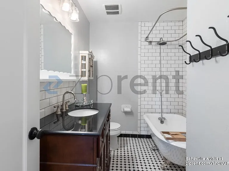 1463 Jackson St — Photo 13