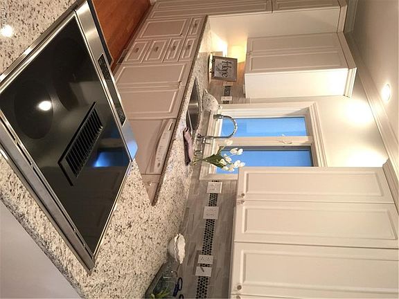 5th image of 125 Almont Forest Dr