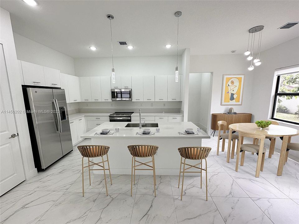 1st image of 4557 SW 173rd Ave #4577