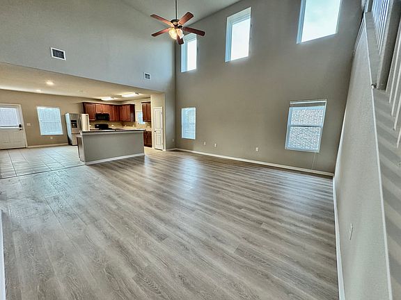 5th image of 13420 Henneman Dr