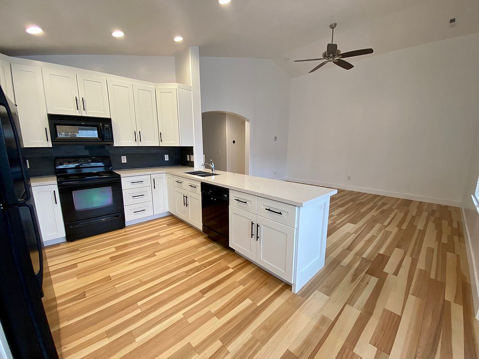 1st image of 840 E Red Sage Ln #1