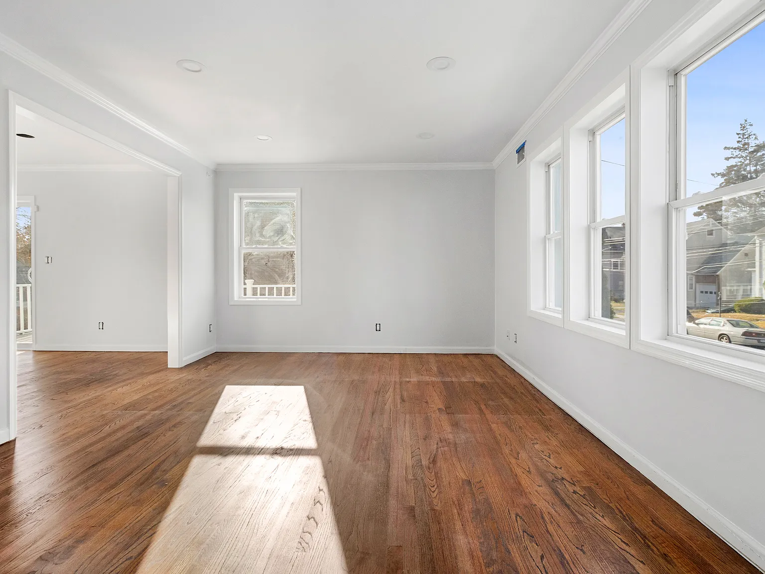3 bed, 2.5 bath, 2100 sqft, $7,000 — Photo 4