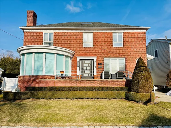 258 Beach 139 Street, Belle Harbor, NY 11694