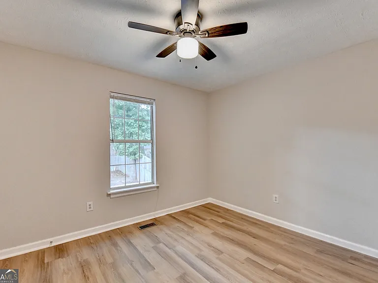 2115 Glynmoore Dr — Photo 9