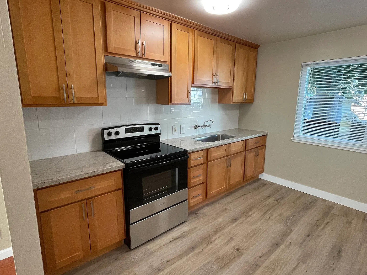 2 bed, 1000 sqft, $2,995 — Photo 4