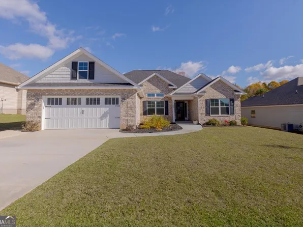 302 Creek Ridge Dr, Warner Robins, GA 31088