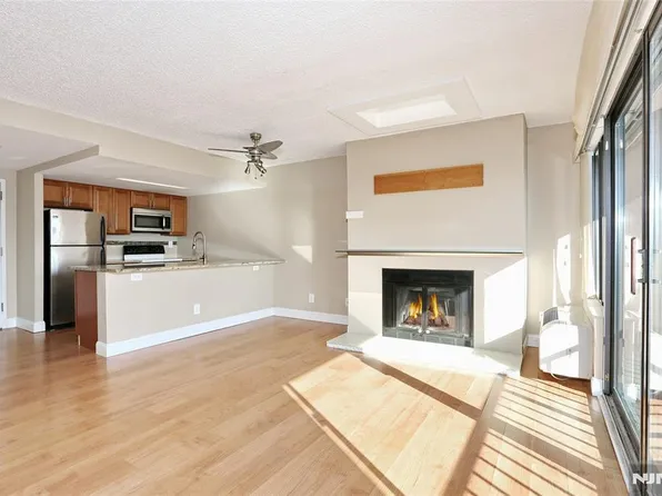 55 Clinton Pl #67, Hackensack, NJ 07601