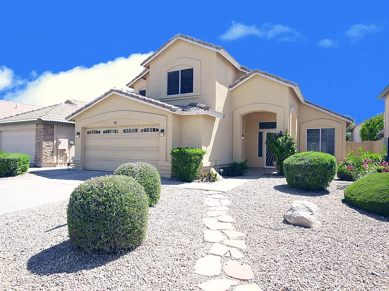 842 N Naples Dr — Photo 3
