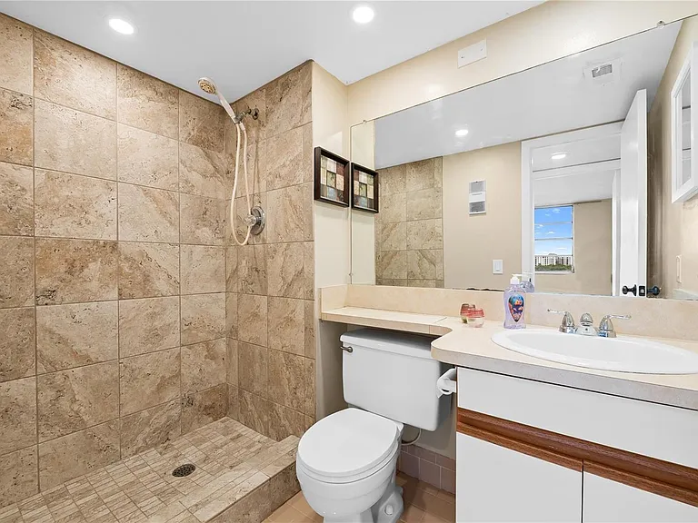 3300 W Rolling Hills Cir #610 — Photo 10