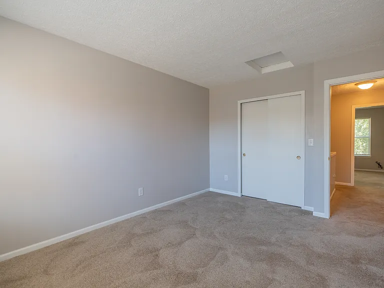 484-486 Applegate Ln — Photo 26