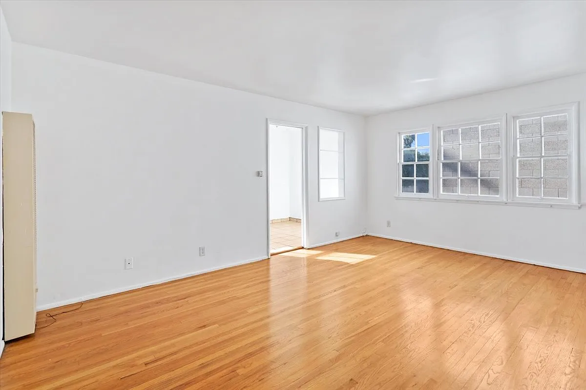 1 bed, 720 sqft, $1,950 — Photo 4