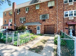 6039 69th St, Maspeth, NY 11378