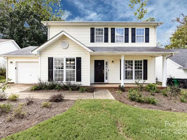 12616 Waterfall Pl, Charlotte, NC 28278
