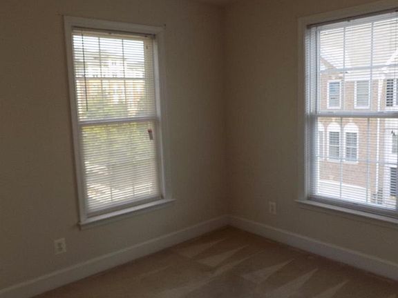 4th image of 2431 Huntington Park Dr