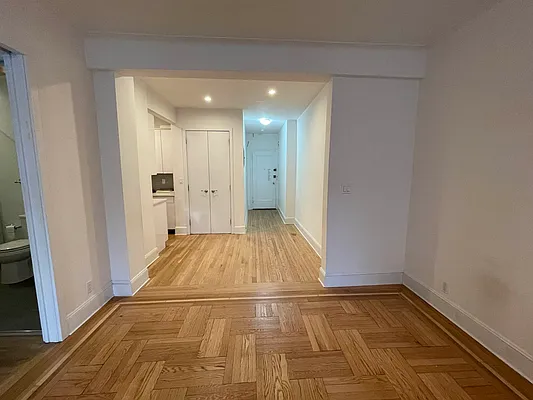 Rented by Buchbinder & Warren | media 9