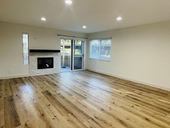 4th image of 9885 Scripps Westview Way Unit 110