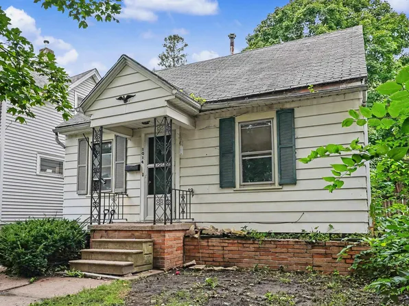 1014 W 6th St, Waterloo, IA 50702