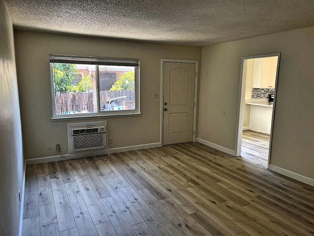 Building Photo - 448 Fir St