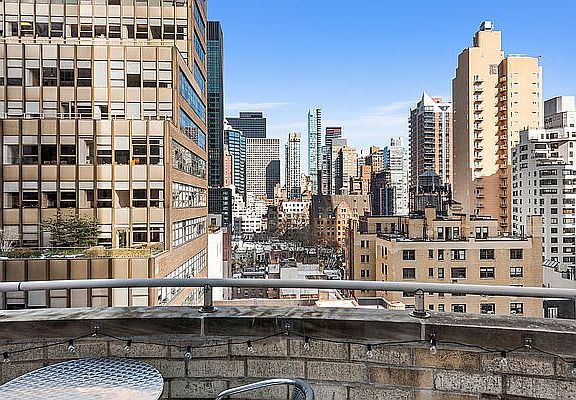 4th image of 216-218 E 47th St #11A