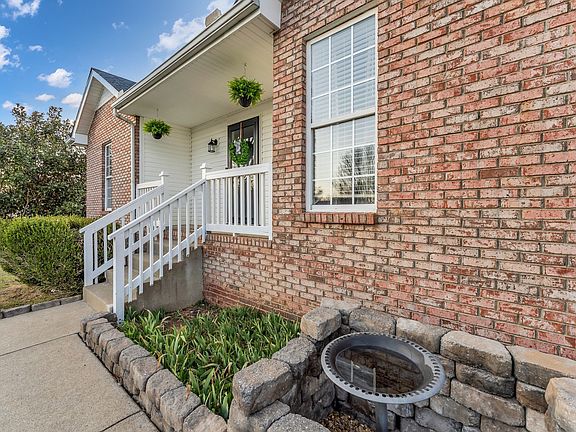 2nd image of 1085 Heatherwood Rd