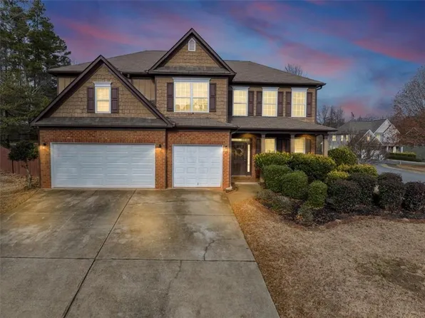 300 Meadowwood Cir, Woodstock, GA 30188