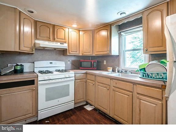 5th image of 3076 Aramingo Ave