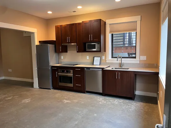 8905 N Edison St APT 101, Portland, OR 97203