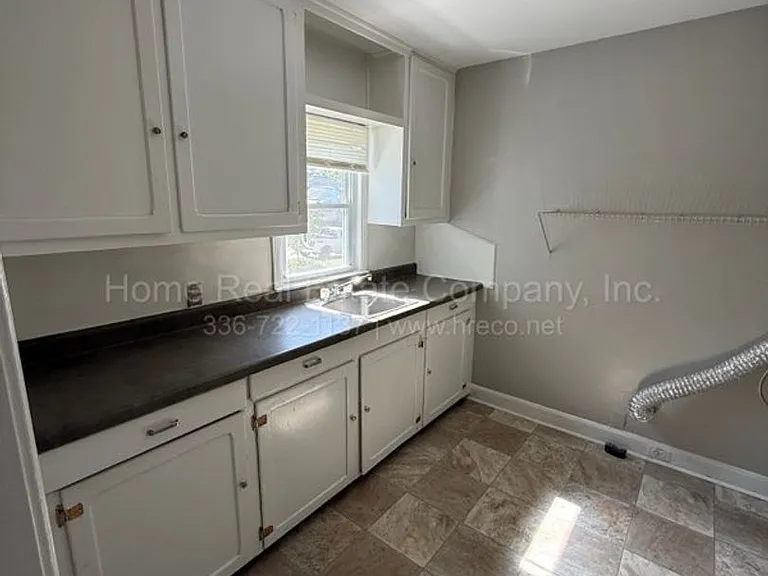 3137 Luther St — Photo 3