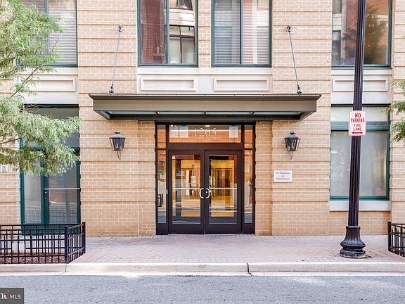 2nd image of 1205 Garfield St #301