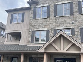 1460 Highland Rd W