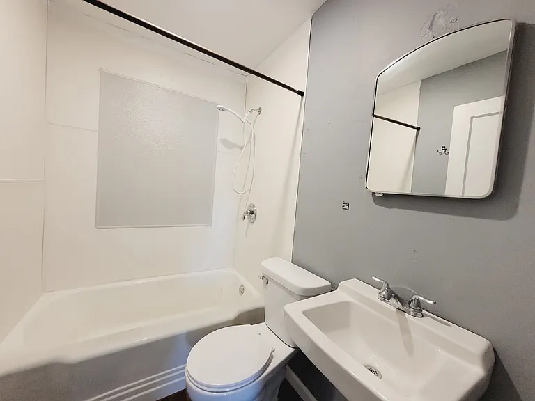 817 S Vine St — Photo 6