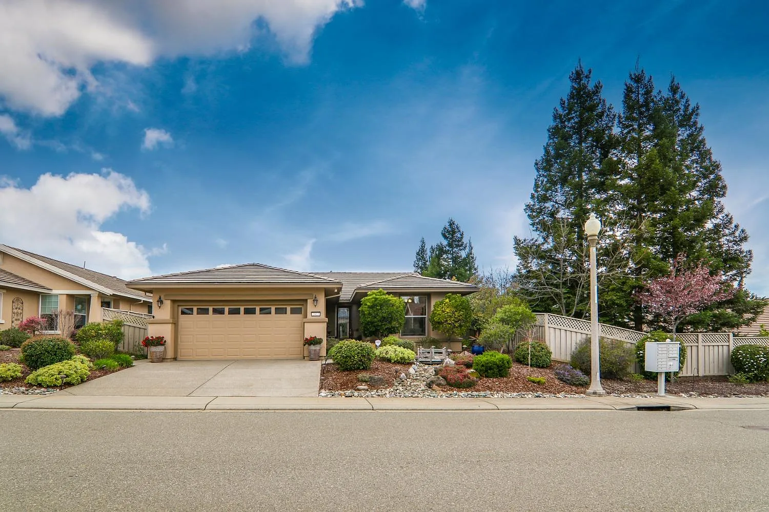 2927 Coopers Hawk Loop photo 1