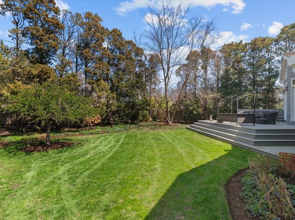 1060 Edgebrook Ln, Glencoe, IL 60022
