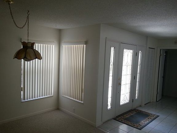 4th image of 475 N Country Club Dr