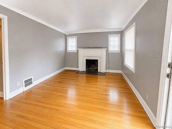2nd image of 10134 Britain St