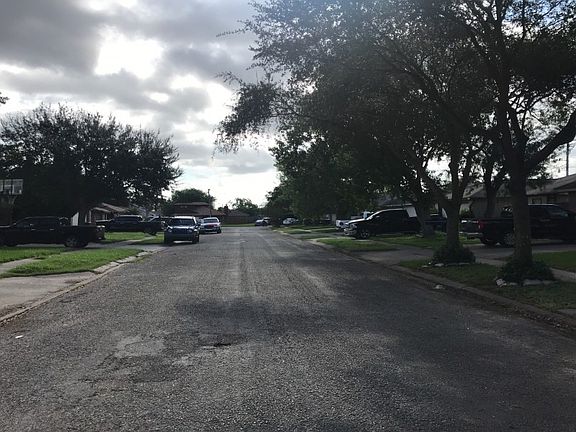 4th image of 2734 Alvin Dr