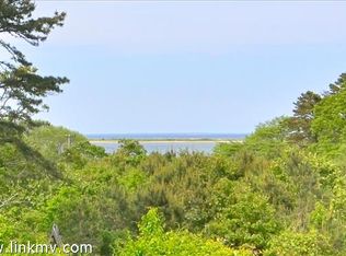 105 4th St N, Edgartown, MA 02539