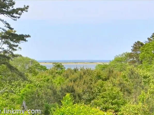 105 4th St N, Edgartown, MA 02539