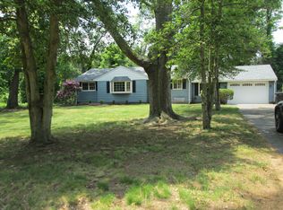 6 Oak St, Lincroft, NJ 07738