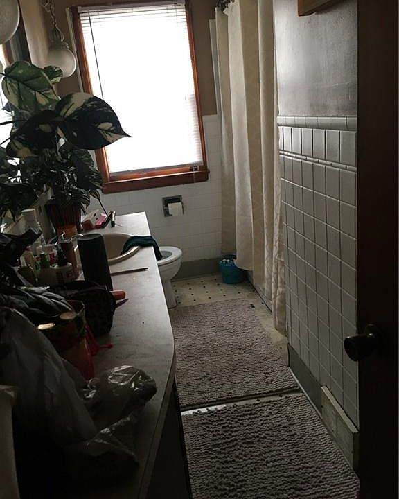 2nd image of 2419 Grand Ave