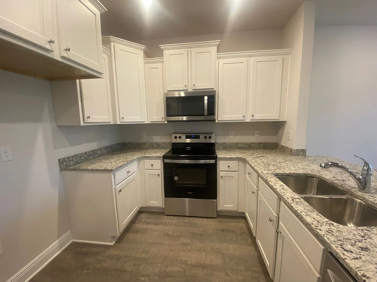 Modern, Spacious & Efficient Townhome in Lynn Haven! *1/2 OFF Security Deposit for Active-Duty Mi... — Photo 4