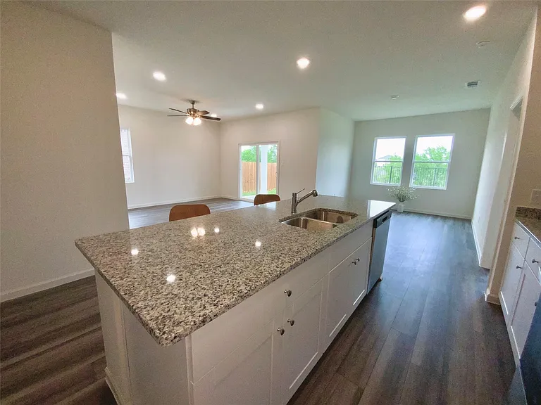 8248 Muscovy Dr — Photo 6