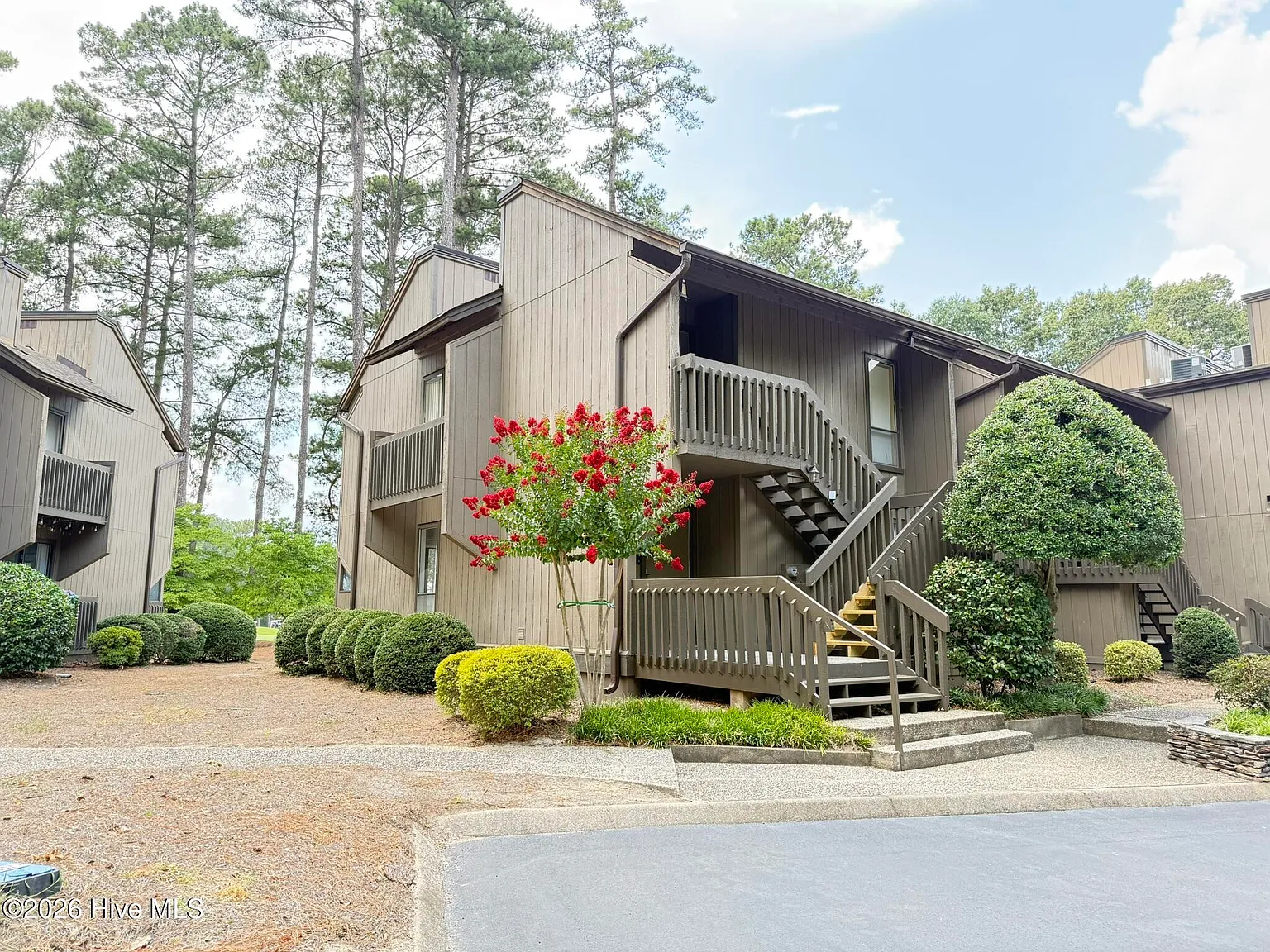 1 bed, 1.0 bath, 783 sqft, $1,400 — Photo 2