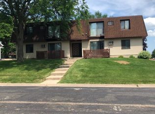 51 Hart Rd, Sun Prairie, WI 53590