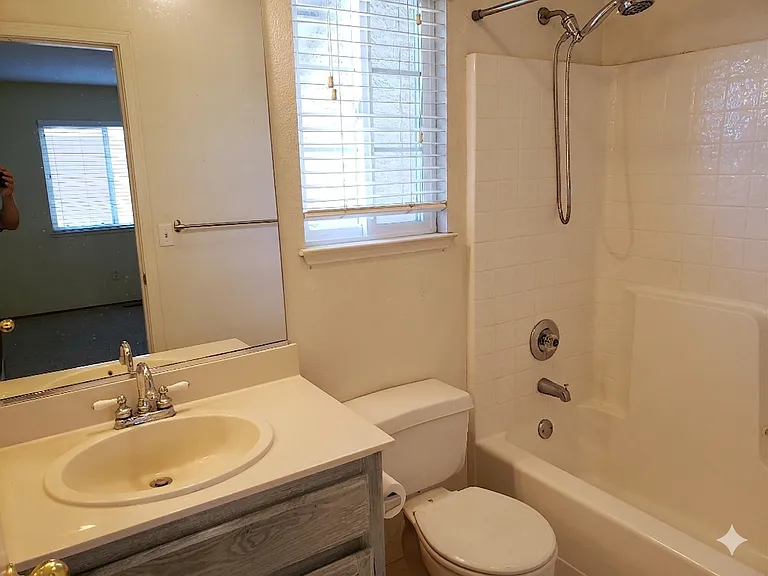 662 Allbrook Dr — Photo 8
