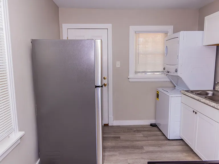 1405 Winder St — Photo 5