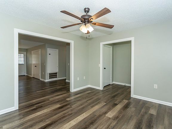 3rd image of 405 55th St
