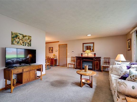 5th image of 4424 Burchdale St